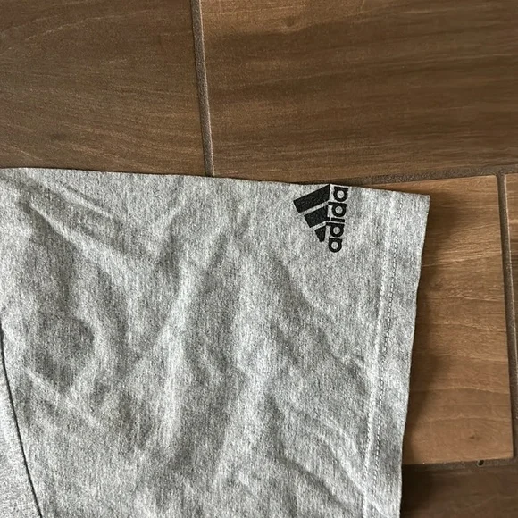 Men’s adidas t-shirt - Picture 4 of 5